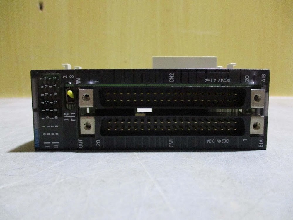 OMRON CJ1W-MD261 Input Output I/O Unit PLC USED