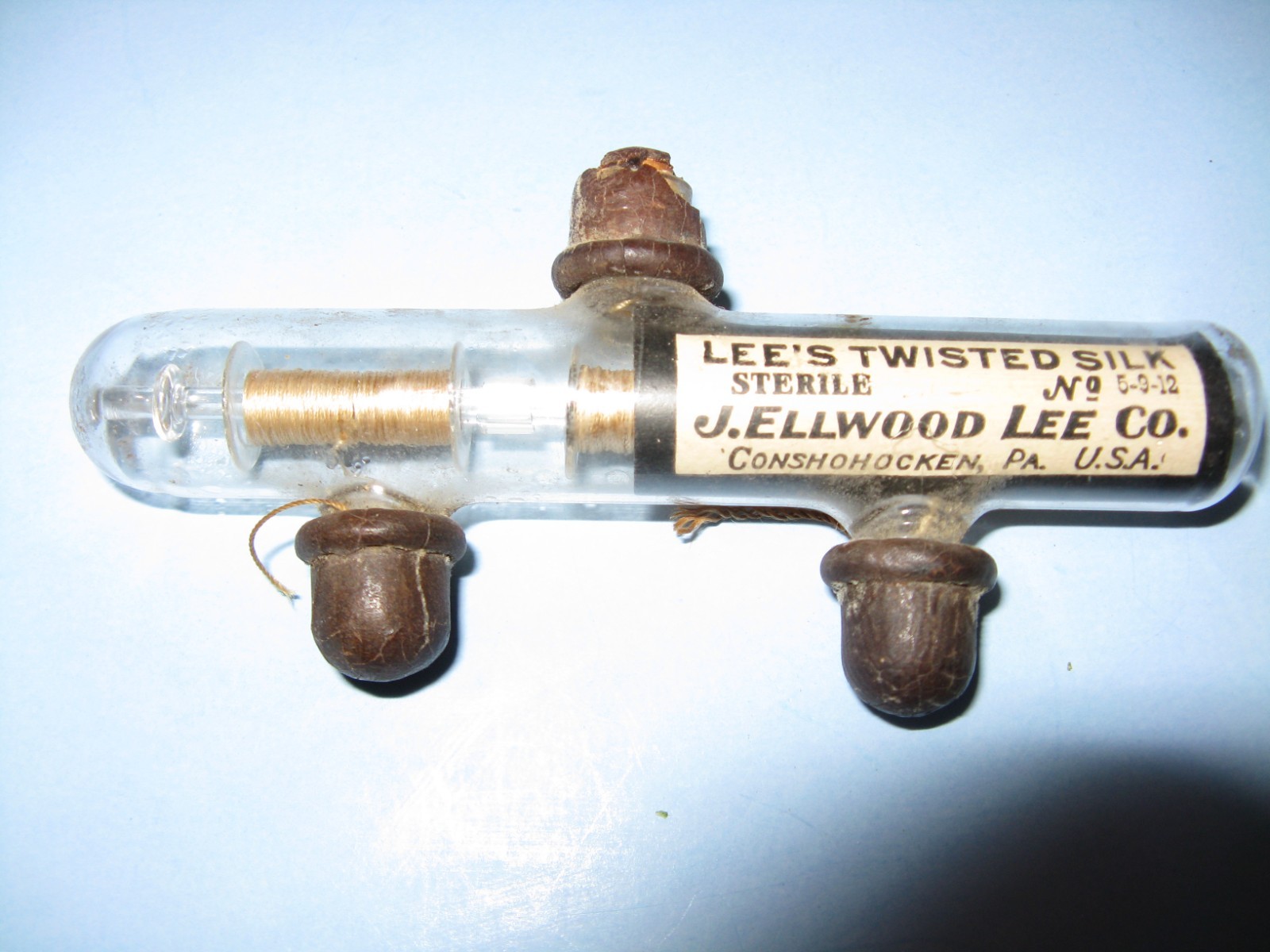 Twisted Silk Ligature Holder, J. Ellwood Lee