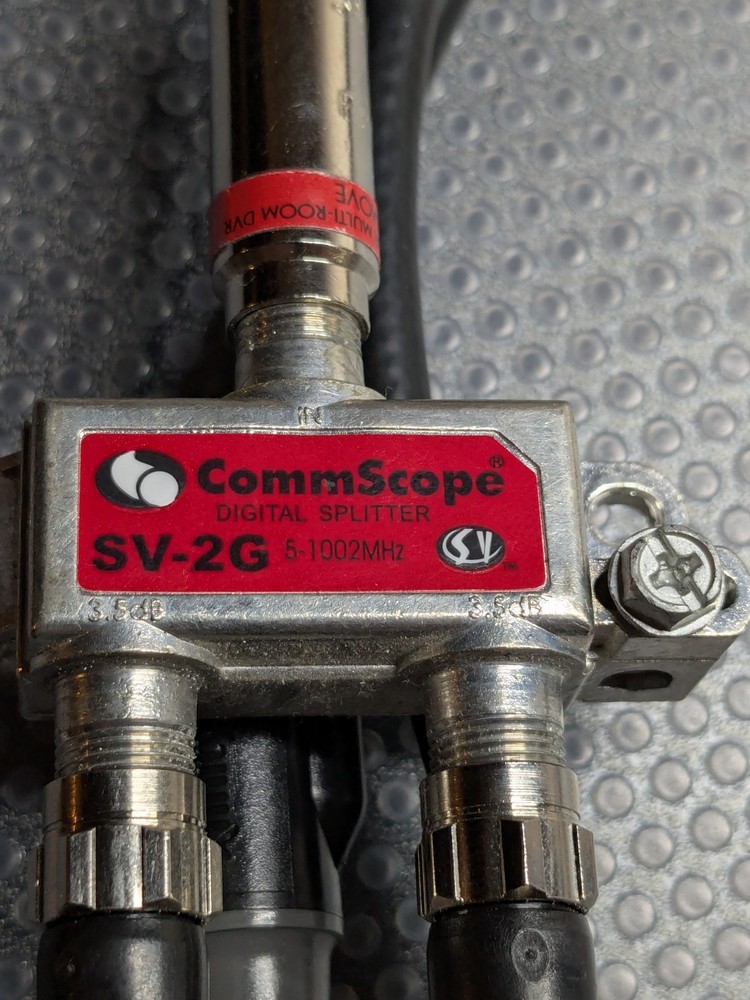 CommScope 2-Way Coax Splitter + 3 Xfinity Coax Cables (2 Quick Connect) – RG6