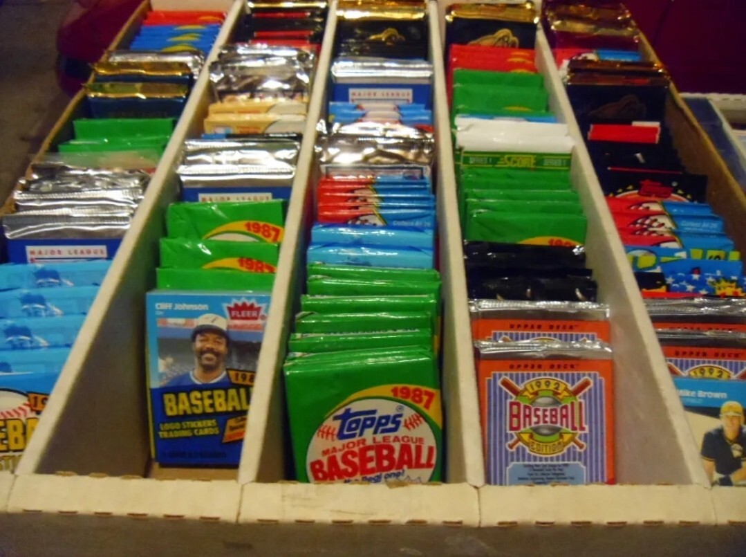 HUGE ESTATE FIND OF VINTAGE SPORTSCARDS WITH OLD UNOPENED PACKS LIQUIDATION