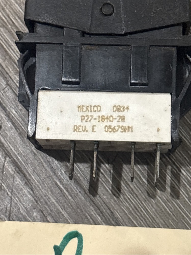 KENWORTH SWITCH-ROCKER AUTOMATIC TRACTION CONTROL P/N P27-1040-28 REV.E