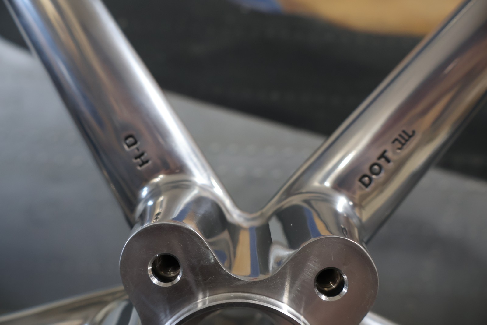 41877-08A NEW OEM 2008-2012 HARLEY-DAVIDSON FXCW/C SOFTAIL ROCKER FRONT WHEEL