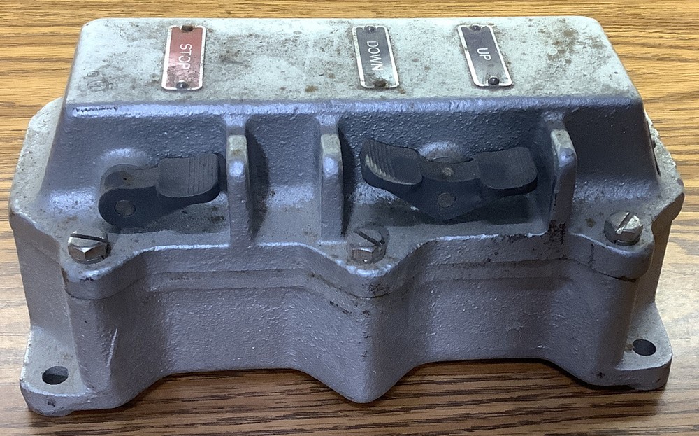 Square D GR311 Explosion Proof Control Station Class 9001 Ser A MB