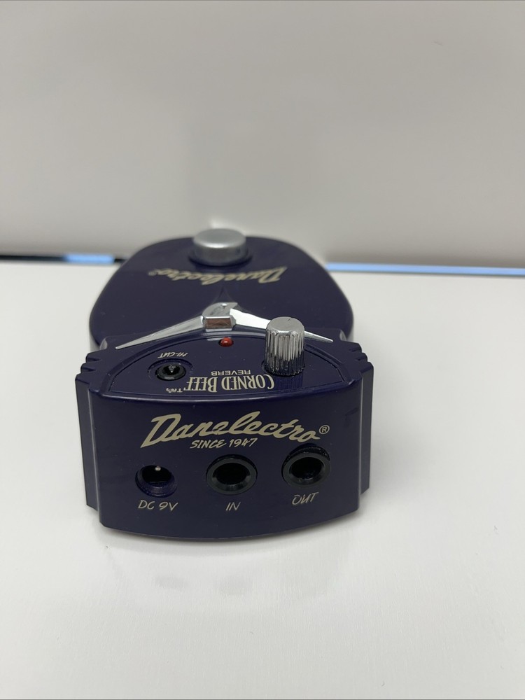 DANELECTRO CORNED BEEF (PSO036991) Used Missing Knob !Read Description!