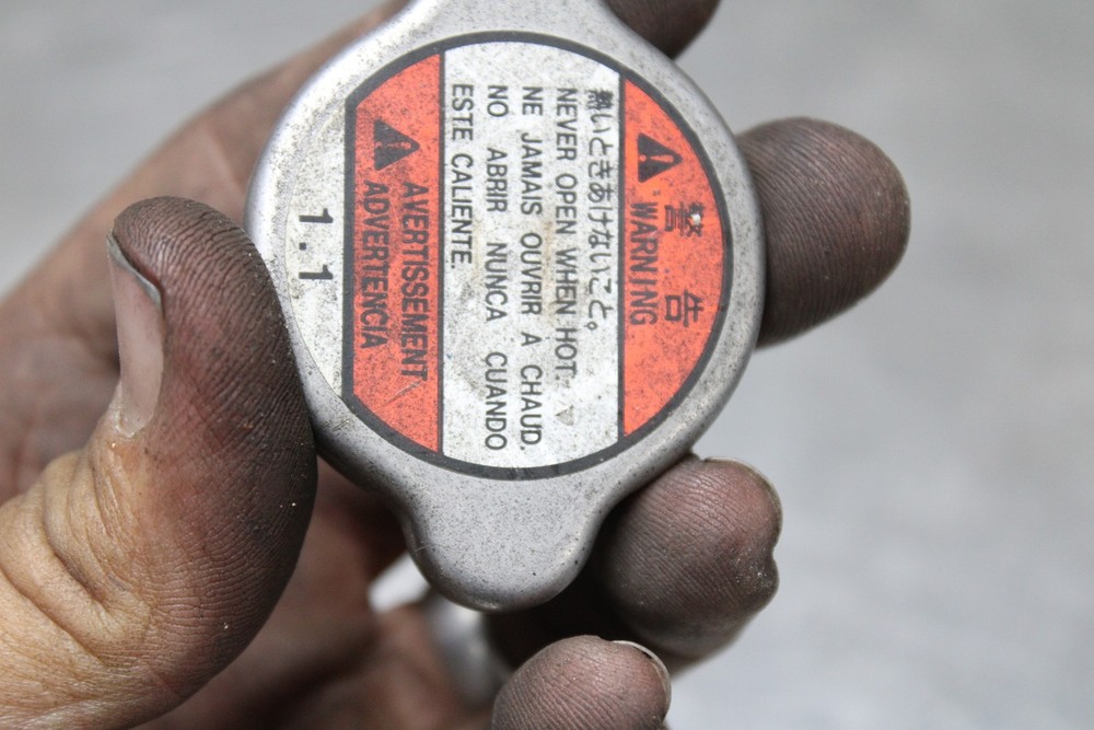 08-12 SUZUKI KATANA 650 RADIATOR CAP