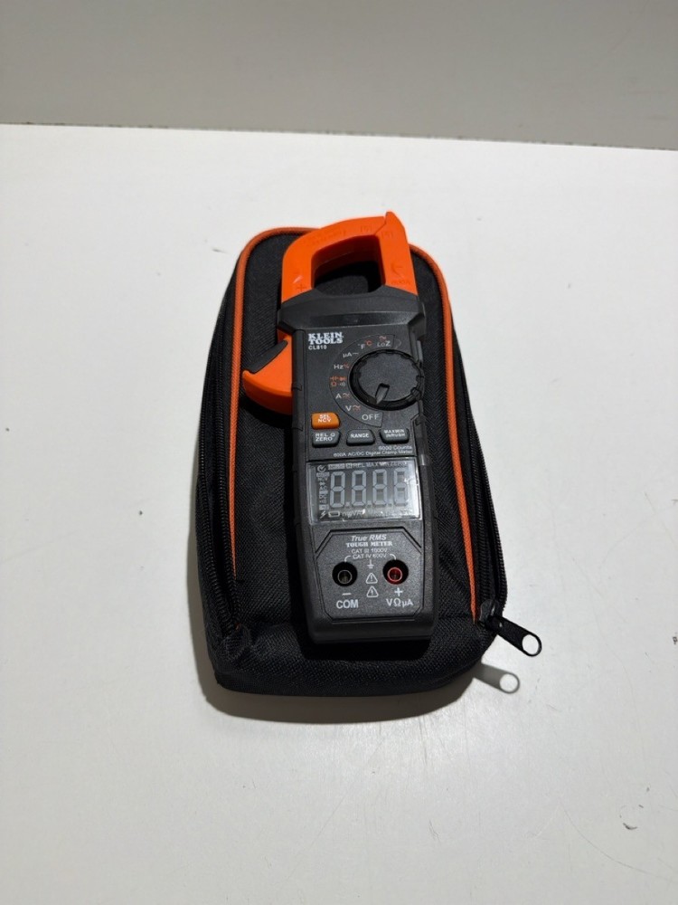 KLEIN TOOLS CL810 MULTIMETER IN CASE (P32010628)