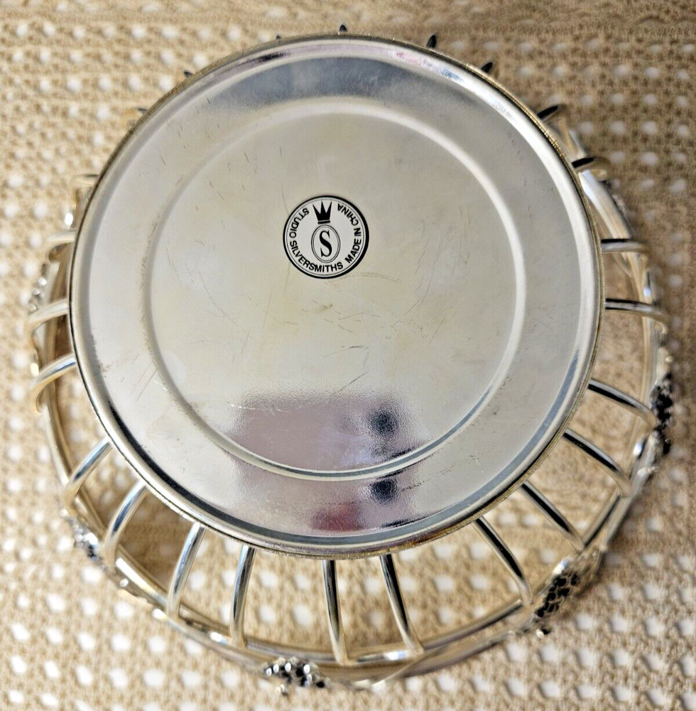 Vintage Studio Silversmiths Wire Fruit Bread Basket Ornate Grape Clusters (read)