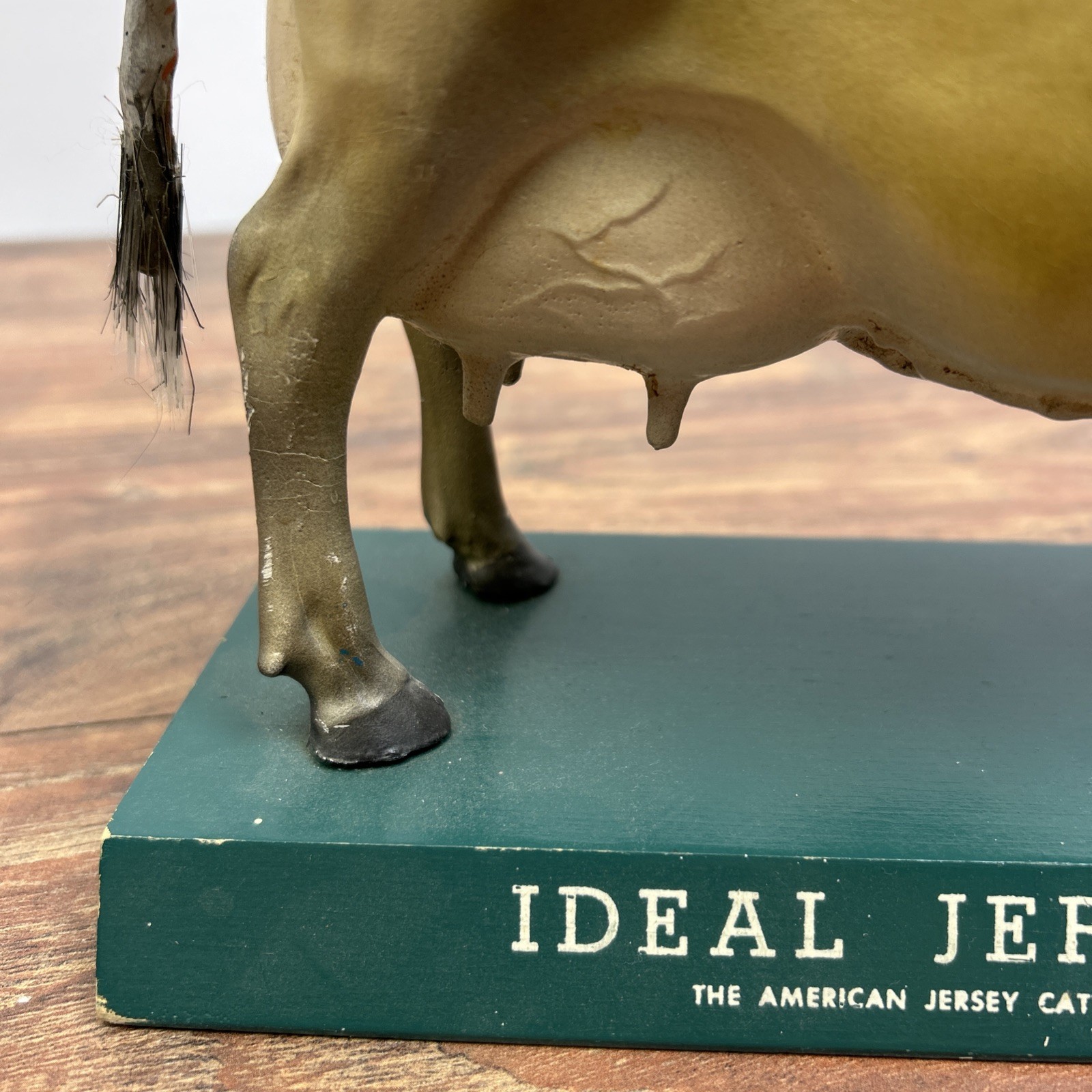 IDEAL True Type Jersey Cow STORE DISPLAY American Cattle Club New York Figurine