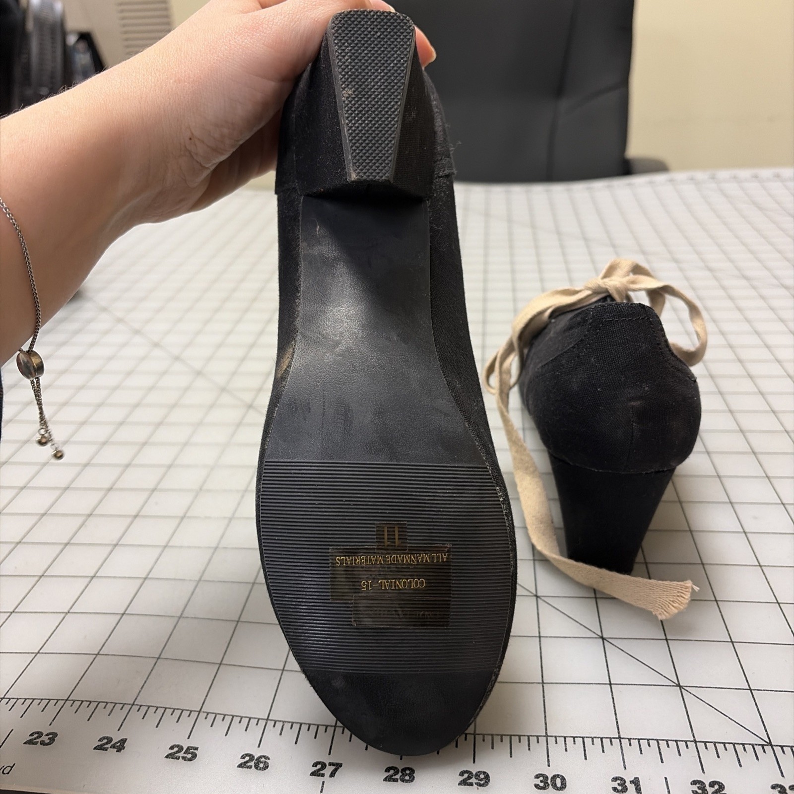 'Costume' style Women's Colonial era Shoes with tan tape ribbon, SZ 11 (W)