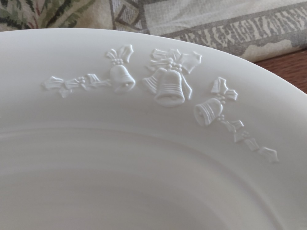 Arrow Plastic Christmas Serving Bowl