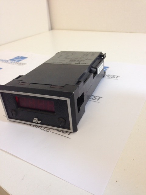 Red Lion Controls APLPV400  Voltmeter 115VAC Used