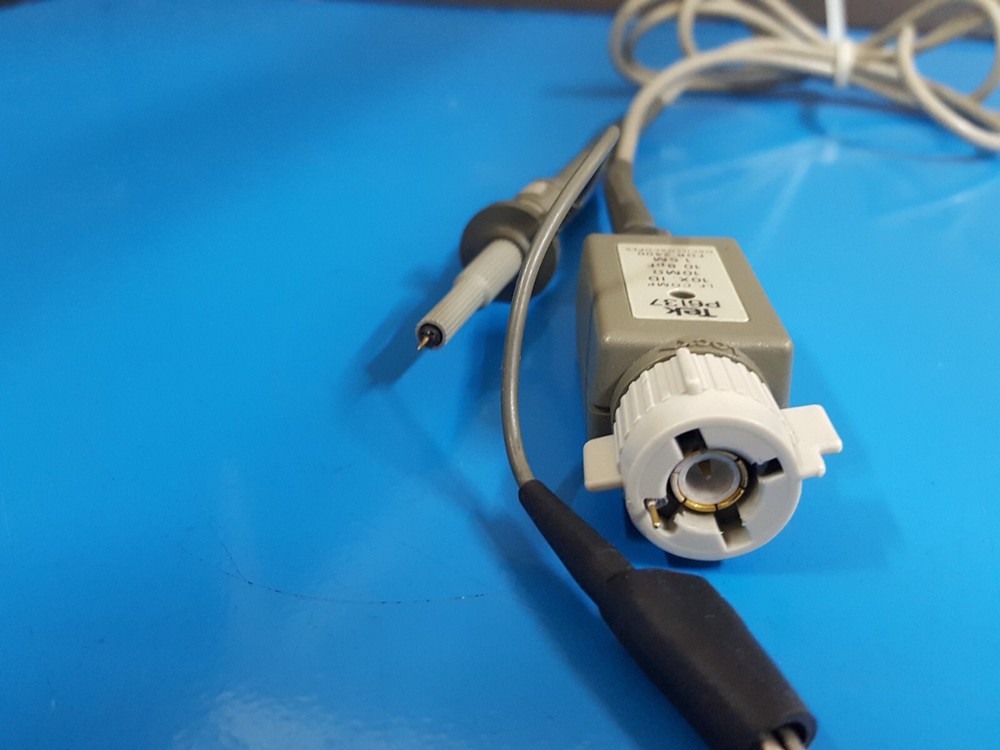 Tektronix P6137: Passive Voltage Probe - 17