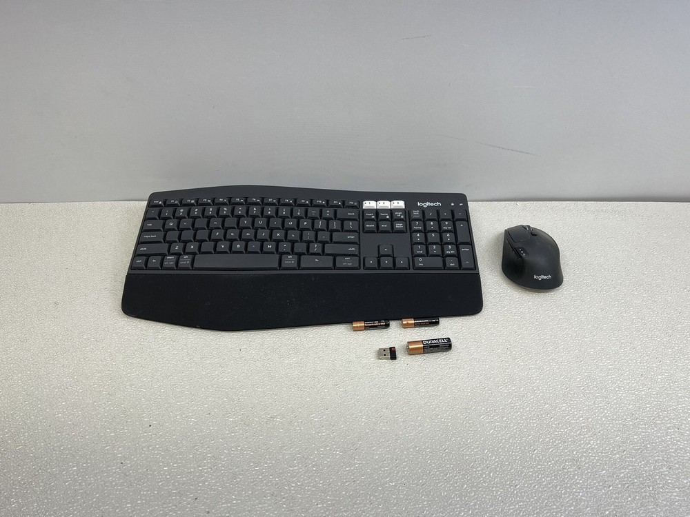 Logitech MK850 Performance Wireless Keyboard and Mouse Combo READ