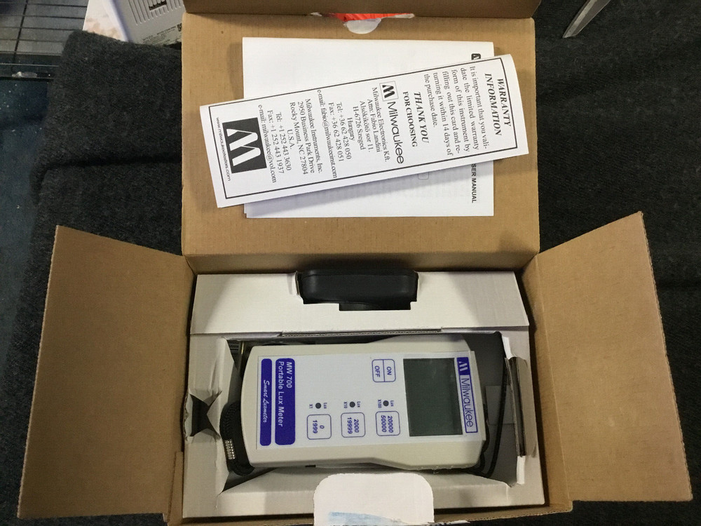 Milwaukee Lux Light Meter MW700
