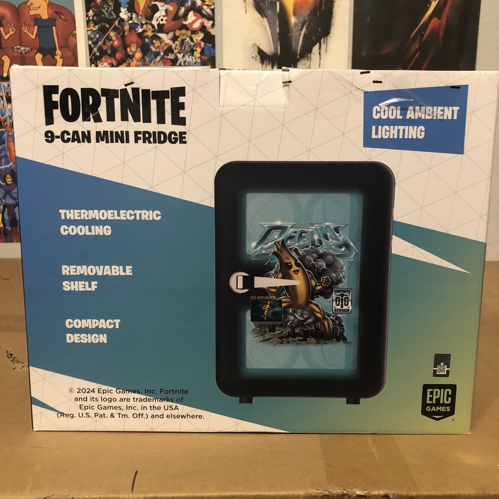 Fortnite 9-Can Mini Fridge Thermoelectric Cooling, Collector Edition, Peely