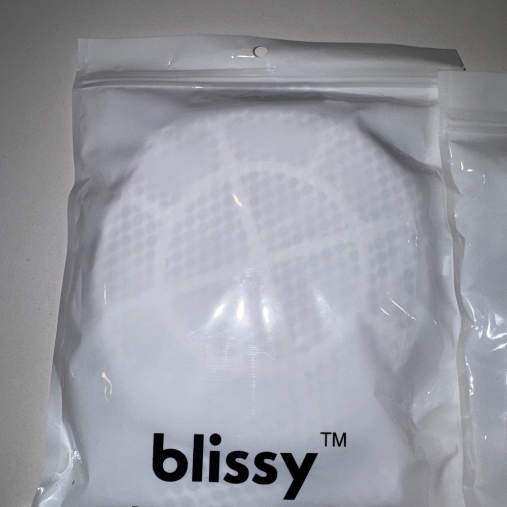BLISSY White Mesh Laundry Bags x2: Rectangular & Cylindrical. NEW.