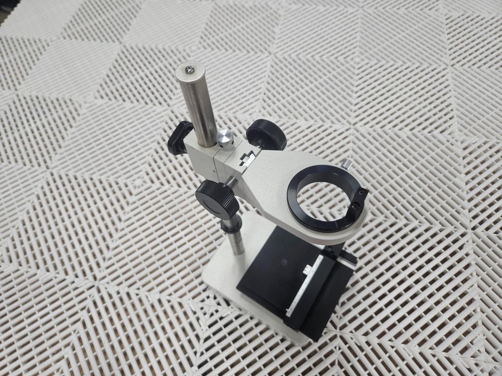 Keyence VH Microscope Stand with X-Y Table