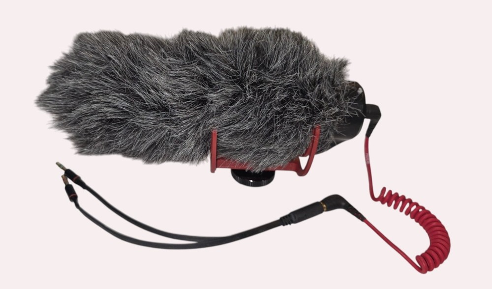RODE VideoMic GO Camera Shotgun Microphone w Fur Wind Filter