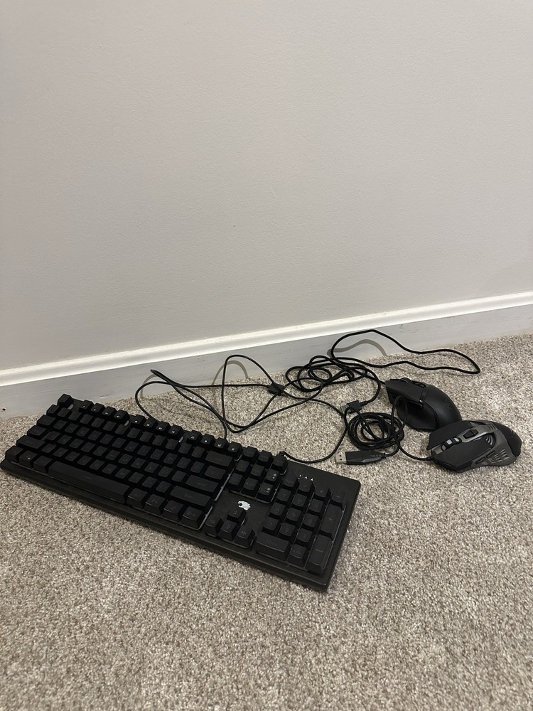 Corsair Extended Keyboard, Razer Basilik V3 Mouse, Bugha Mouse Bundle