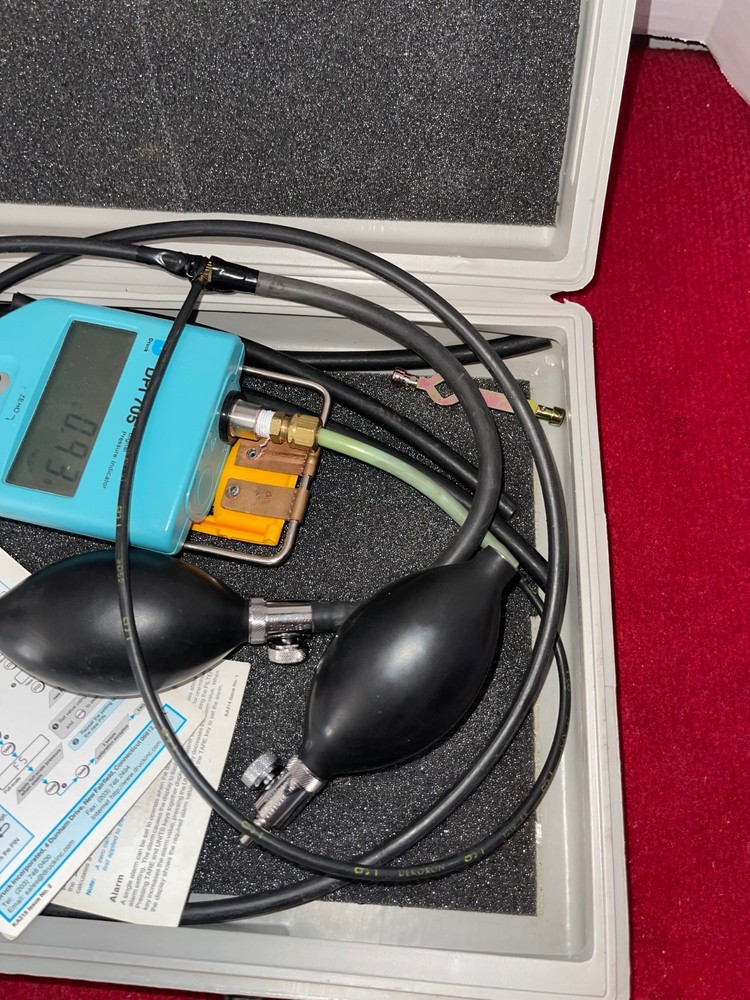 Druck DPI 705 Digital Pressure Indicator