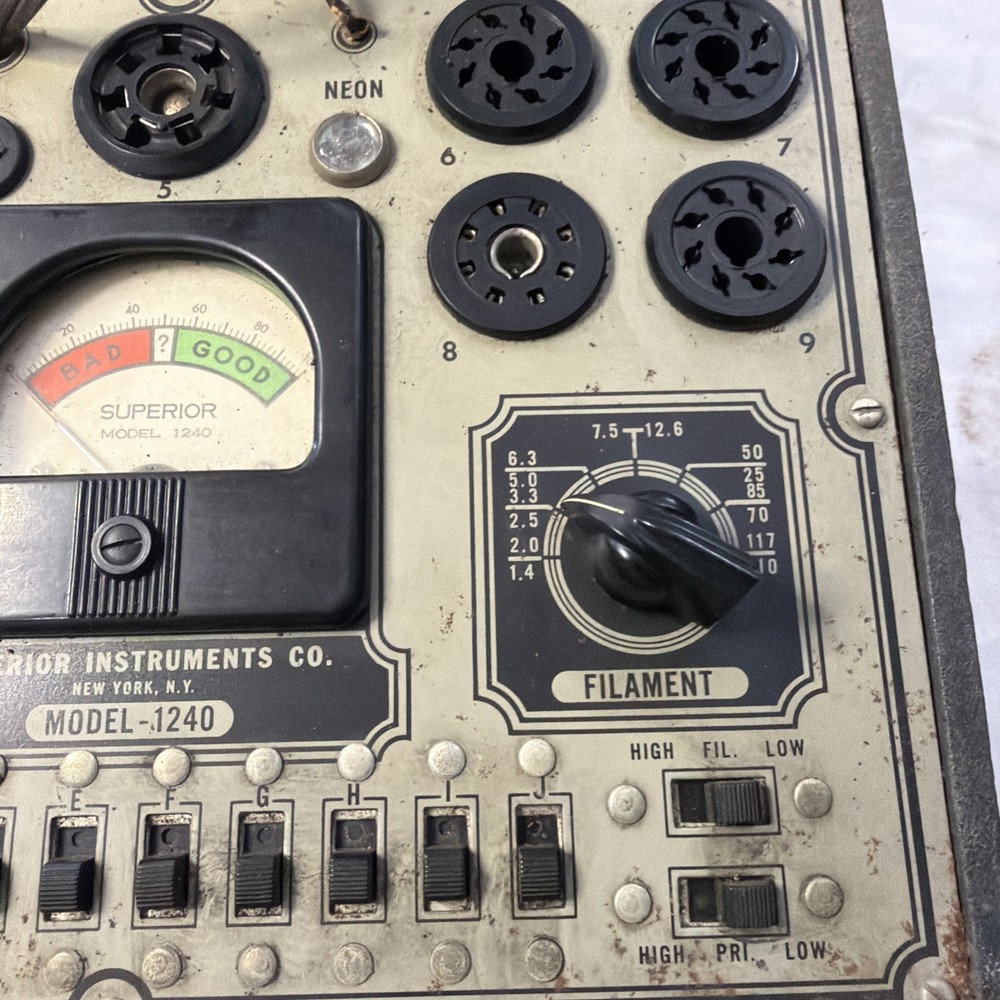 Superior Instruments tube tester model 1240 , used