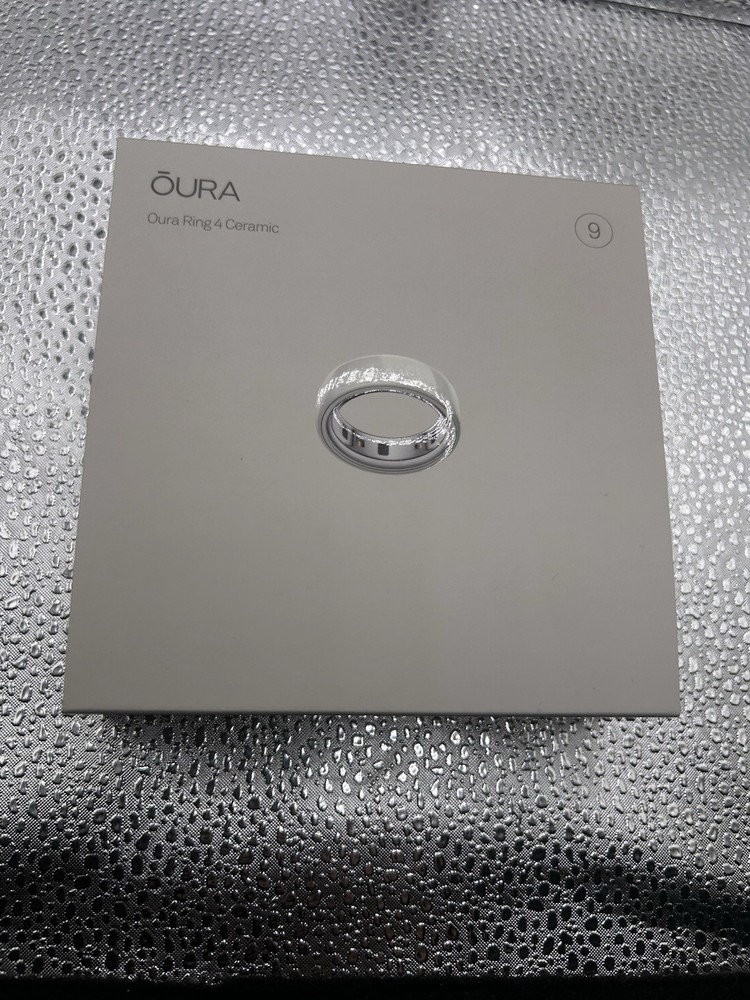 Oura Ring Gen 4 Ceramic Cloud/White Size 9