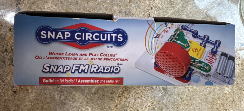 *NEW* Snap Circuits FM Radio STEM Electronics Kit – Build & Learn