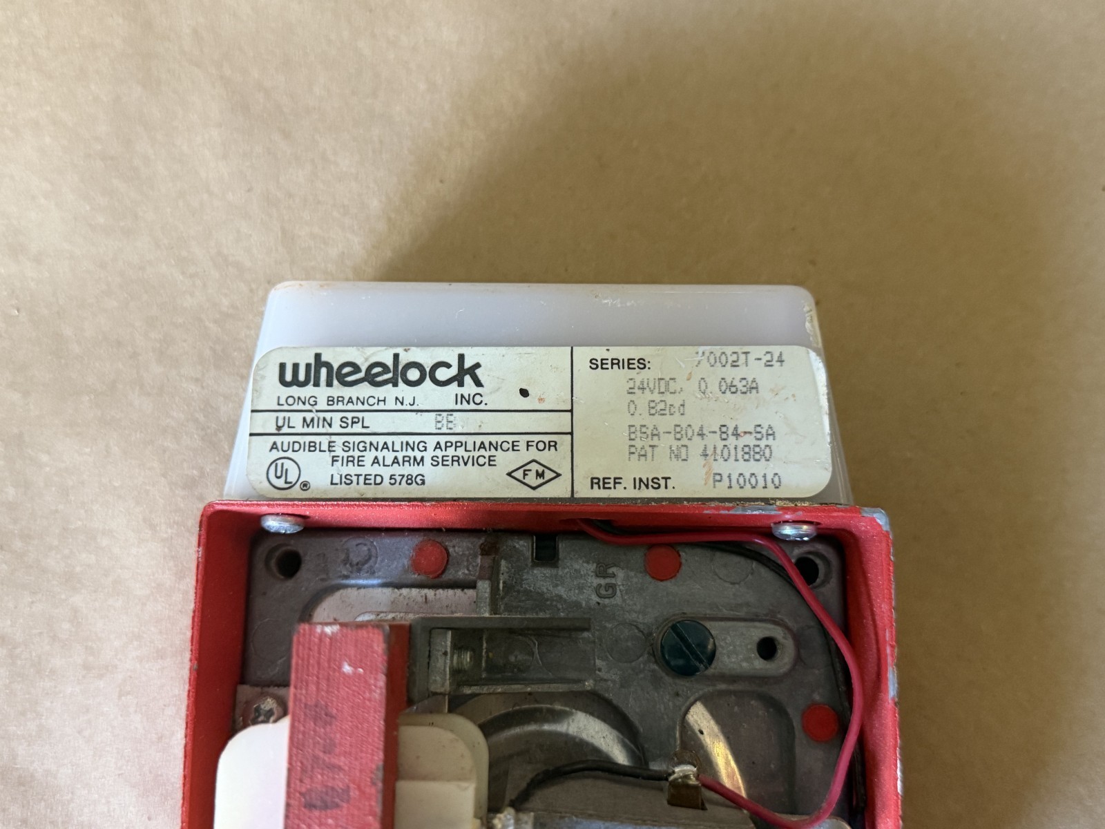 Wheelock 7002T-24 24VDC Fire Alarm Horn Strobe (FOR PARTS/NOT WORKING)