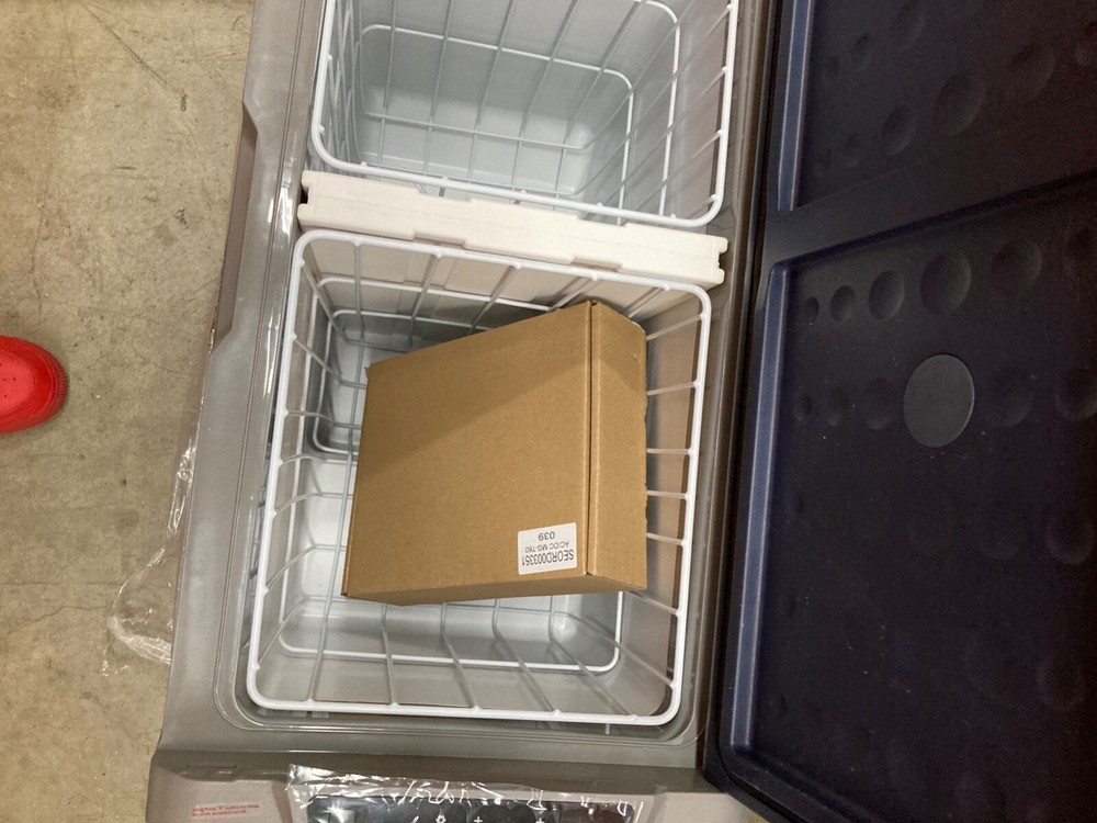 bodega self refrigerating cooler and freezer chest