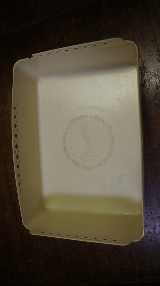 5.5 X 8 X 2.5 EDUSCHO KAFFEE PLASTIC BOX EMPTY