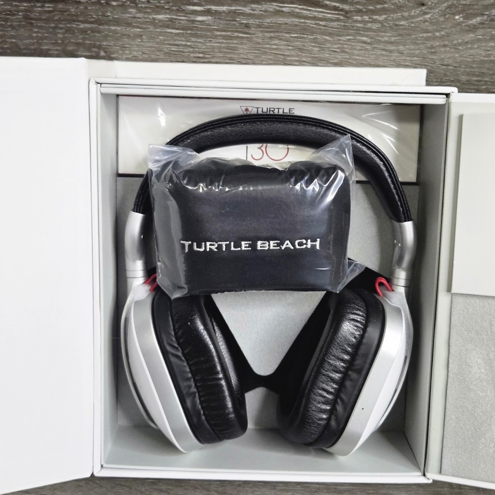 Turtle Beach Ear Force i30 Wireless Bluetooth Mobile Media Headset w/ Box & Acce