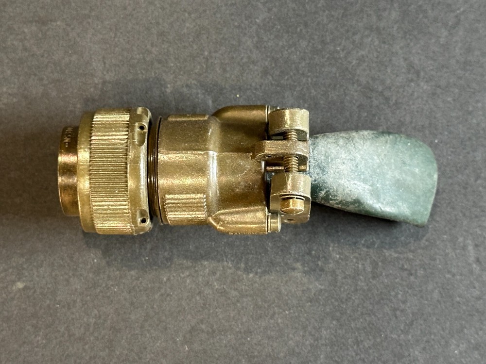 Bendix Electrical Plug Connector P/N MS3106E20-27P New