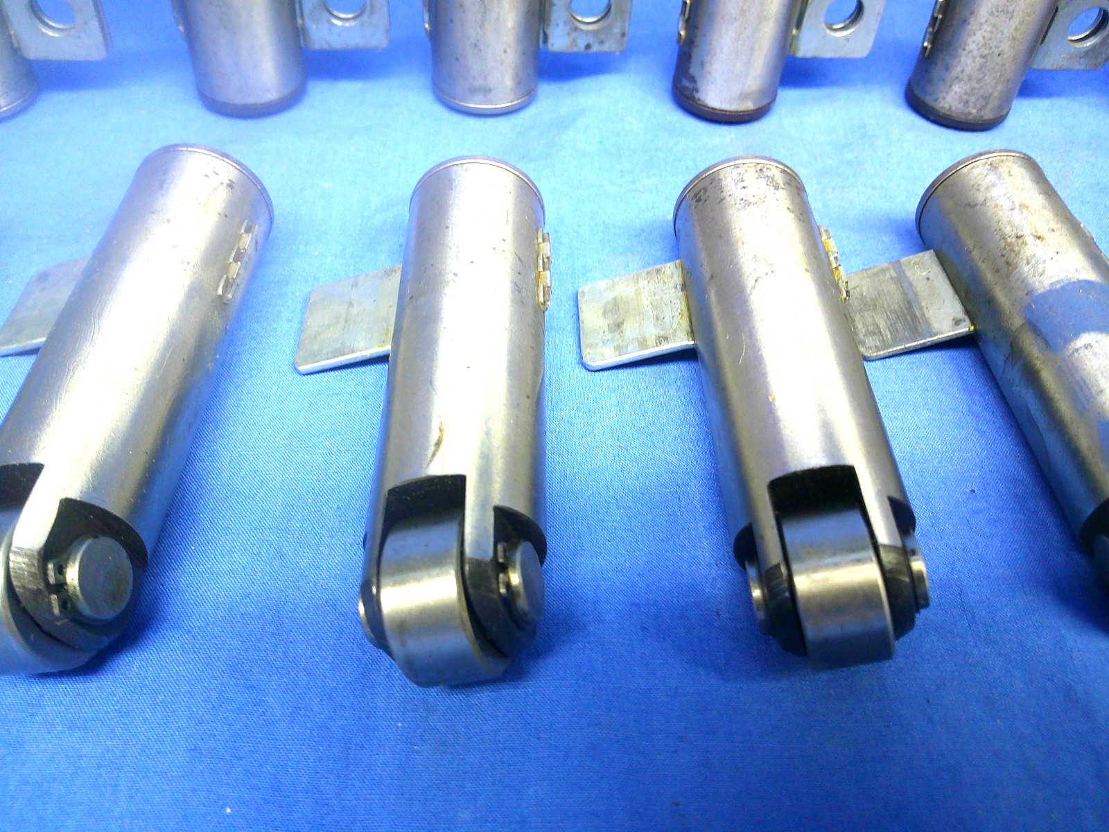 Set of 16 Vintage Buick Nailhead Roller Rockers