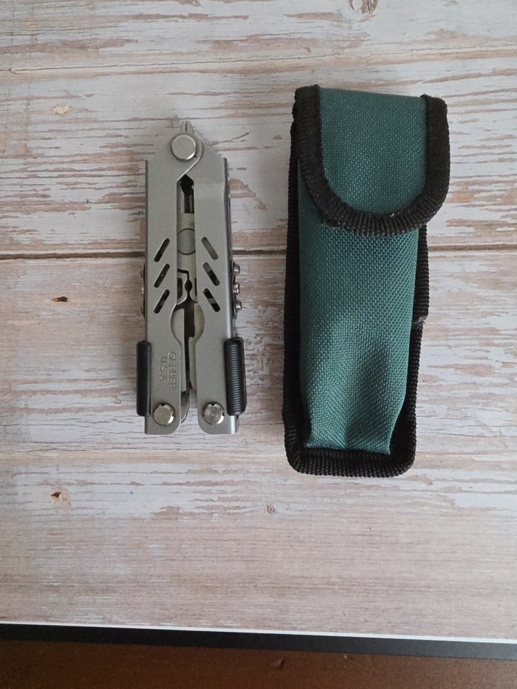 Gerber Multi Tool Needlenose MP400 with Scissors & Drop Point Blade