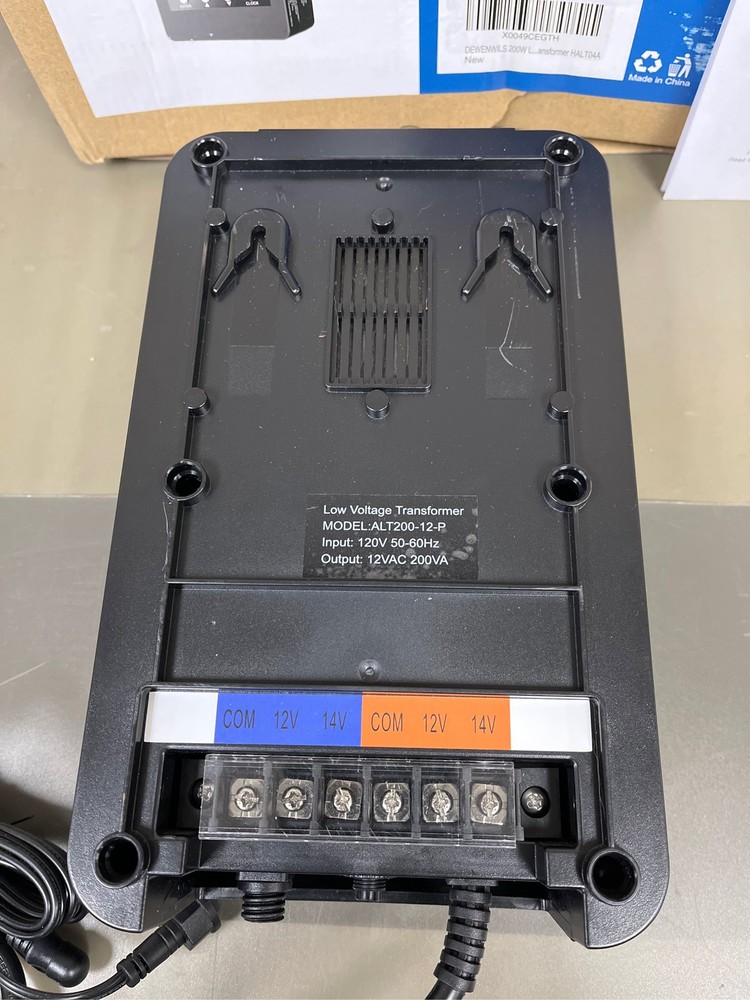DEWENWILS 200W Low Voltage Landscape Transformer with Photocell Sensor & Timer,