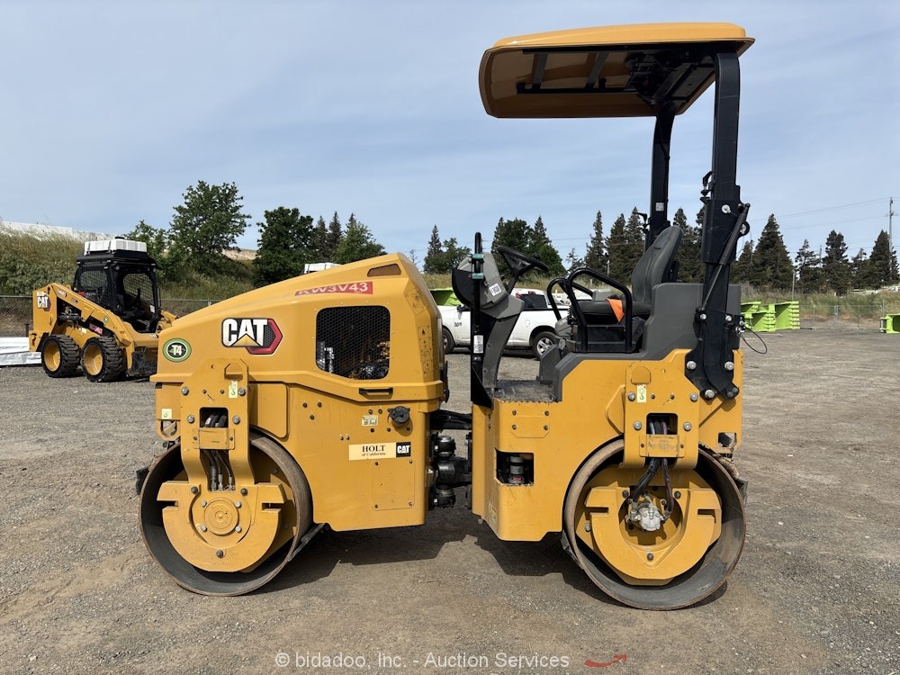 2022 Caterpillar CB4.0 Smooth Drum Vibratory Roller Compactor Warranty bidadoo