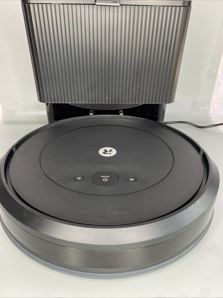 Roomba Vac 2  Essential Robot + AutoEmpty Q052020