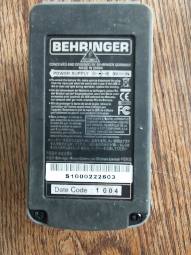 Behringer UO300 Ultra Octaver Octave Effects Pedal
