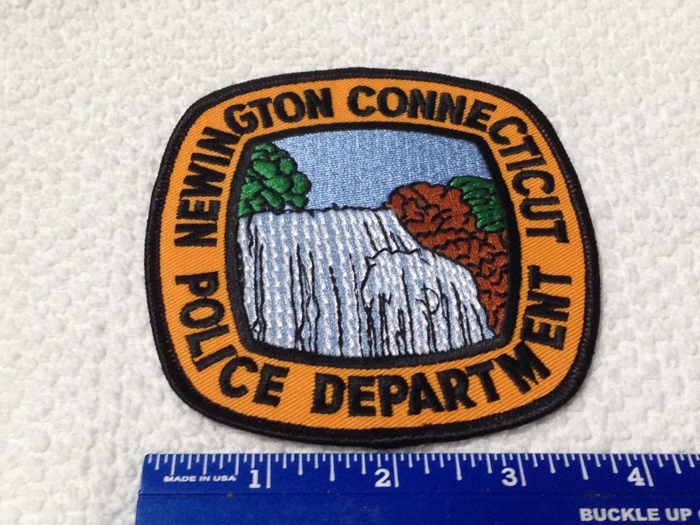 NEWINGTON CONNECTICUT   POLICE  SHOULDER PATCH