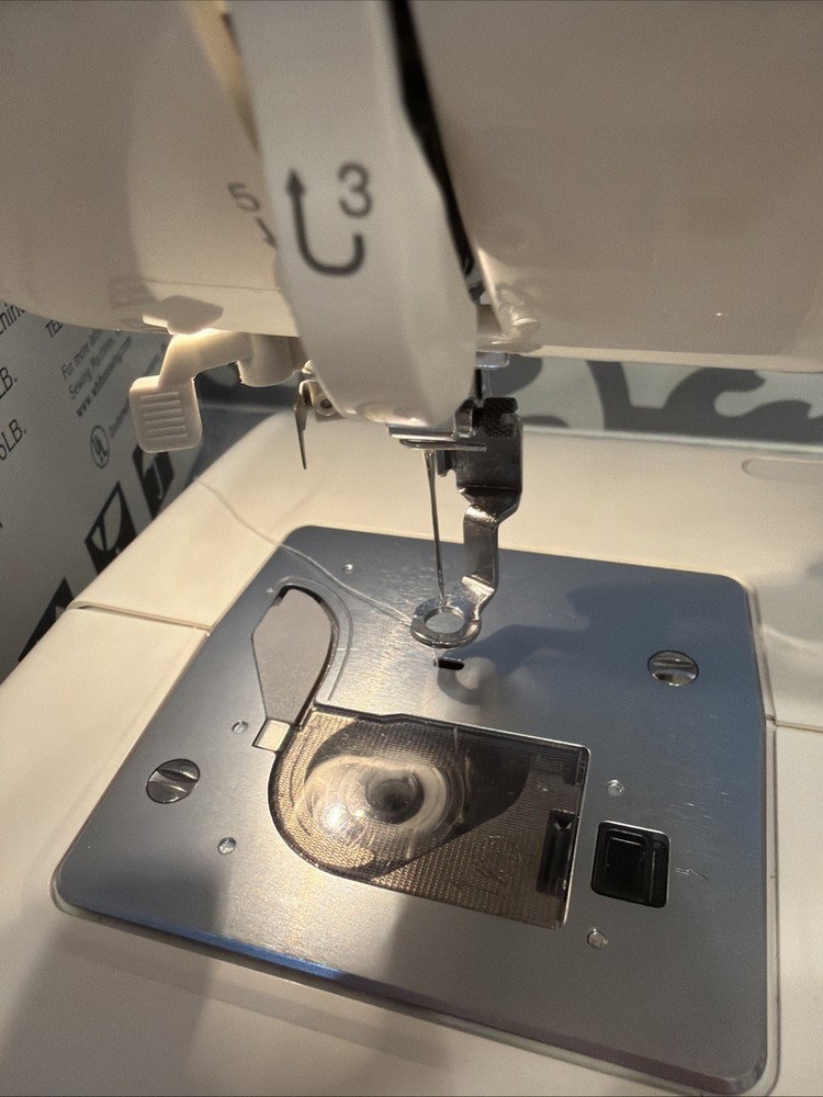 White W3300 Computerized Sewing Embroidery Machine