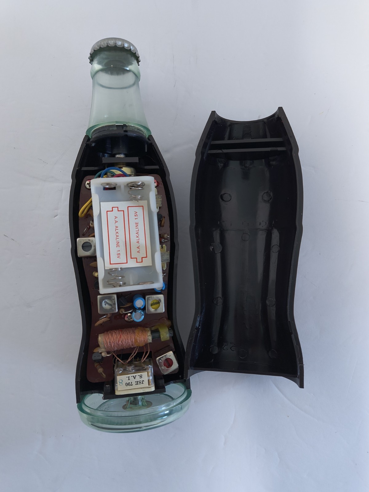 COCA COLA BOTTLE RADIO IN BOX UNTESTED