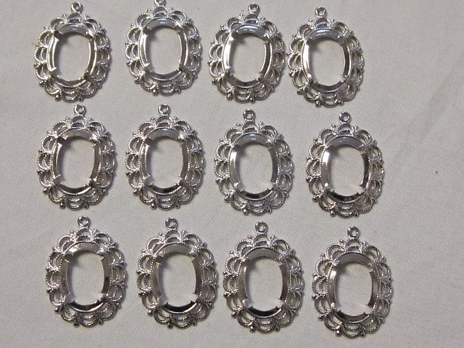 12 Rare Prong Set SILVER Plated 13x18mm Oval Cameo Pendant Settings w/ Hang Loop