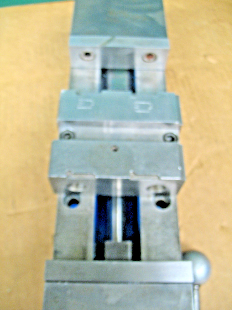 KURT DL400 DOUBLE LOCK MACHINE VISE W/HANDLE ***CLEANED PAINTED GREASED***