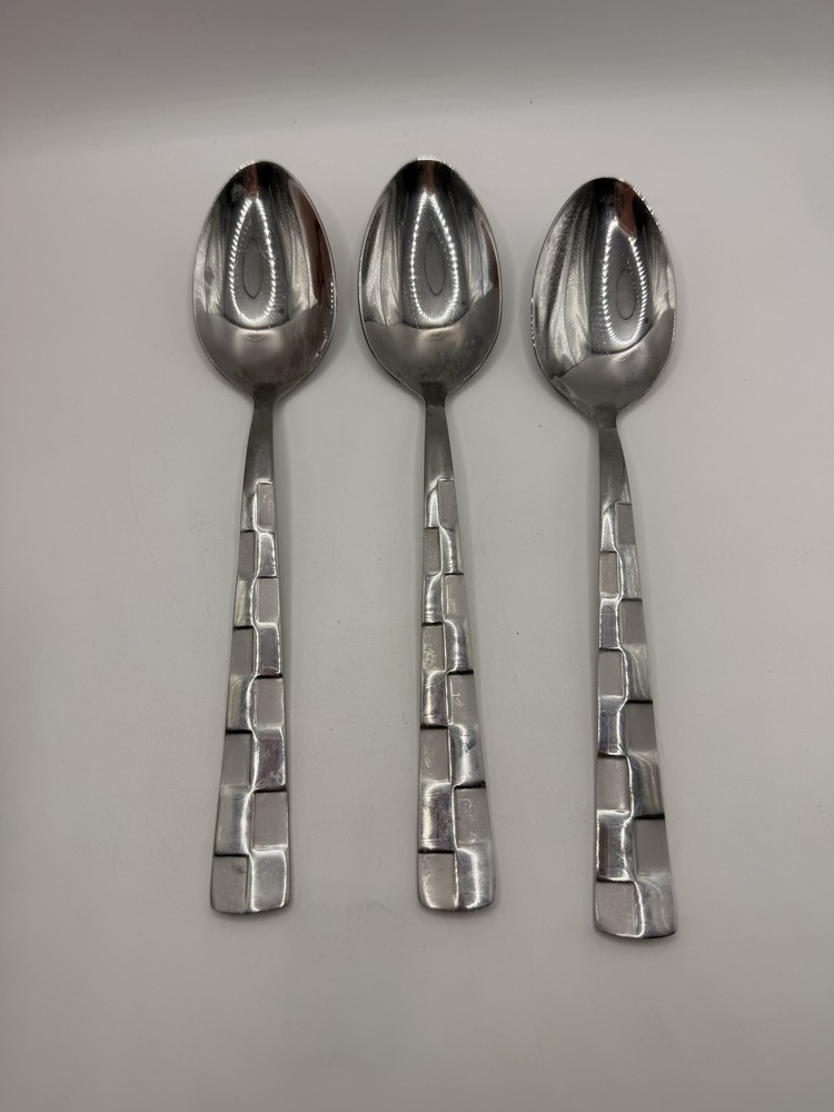 17-Piece Stainless Steel Flatware Set Checkerboard Handle Pattern