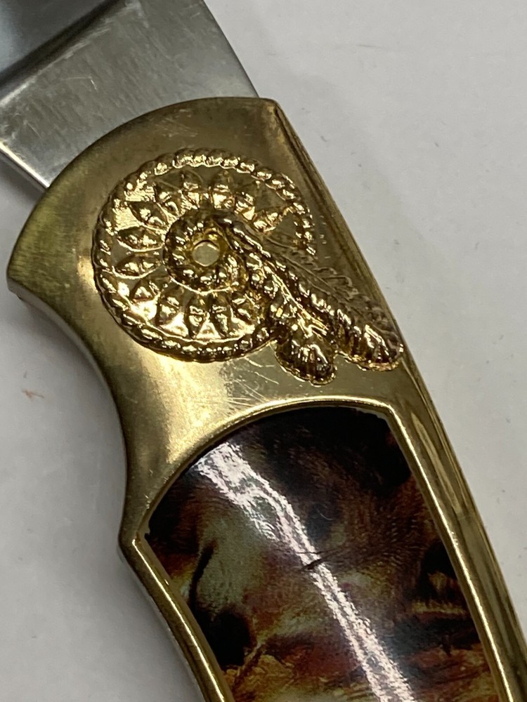 Wolf Pack Commemorative Knife in Presentation Box WPCKT