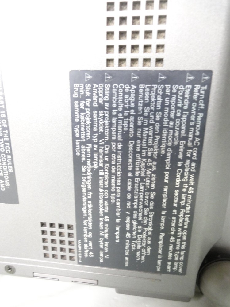 InFocus LP260 SVGA Digital Multimedia Projector WORKING