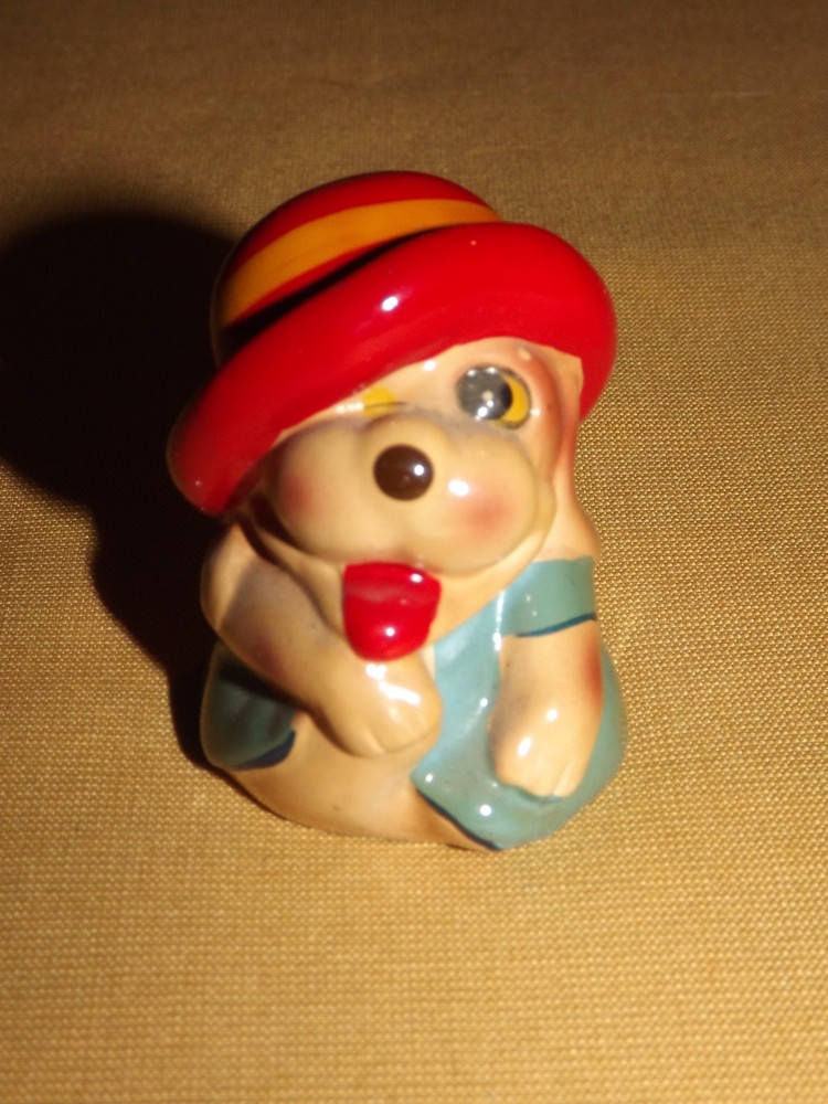 2" HIGH DOG WITH RED HAT PENCIL SHARPENER