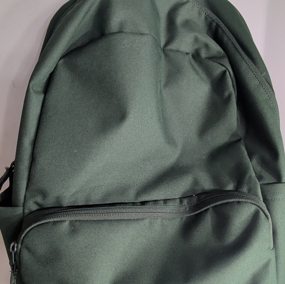 Lululemon Green Solid 21" Backpack Adjustable Straps Front Zipper Pocket