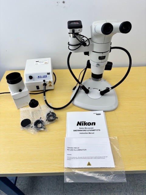 Nikon Microscope with LED Illuminator and MoticamX