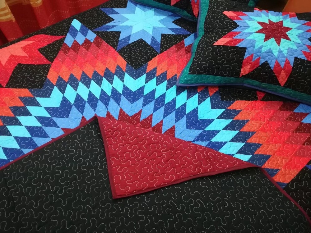 King Size Machine Pieced And quilted Patchwork Quilt #162B